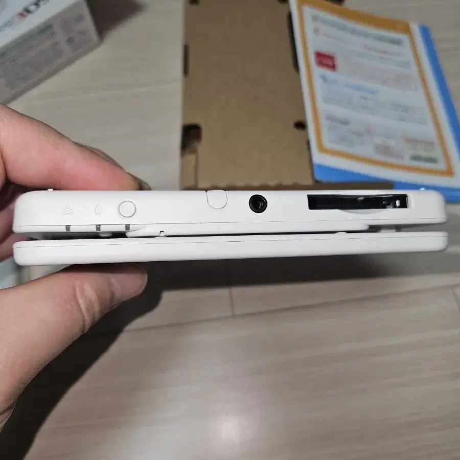 닌텐도 New3ds (일판 화이트)