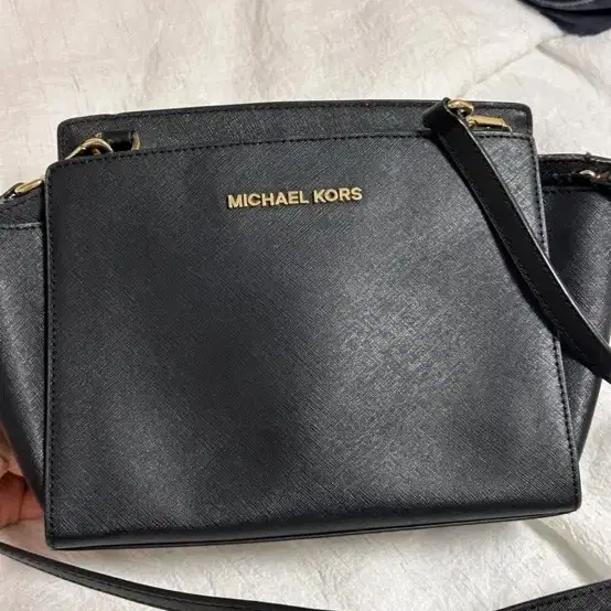 MICHAEL KORS 마이클 코어스 가죽 크로스백