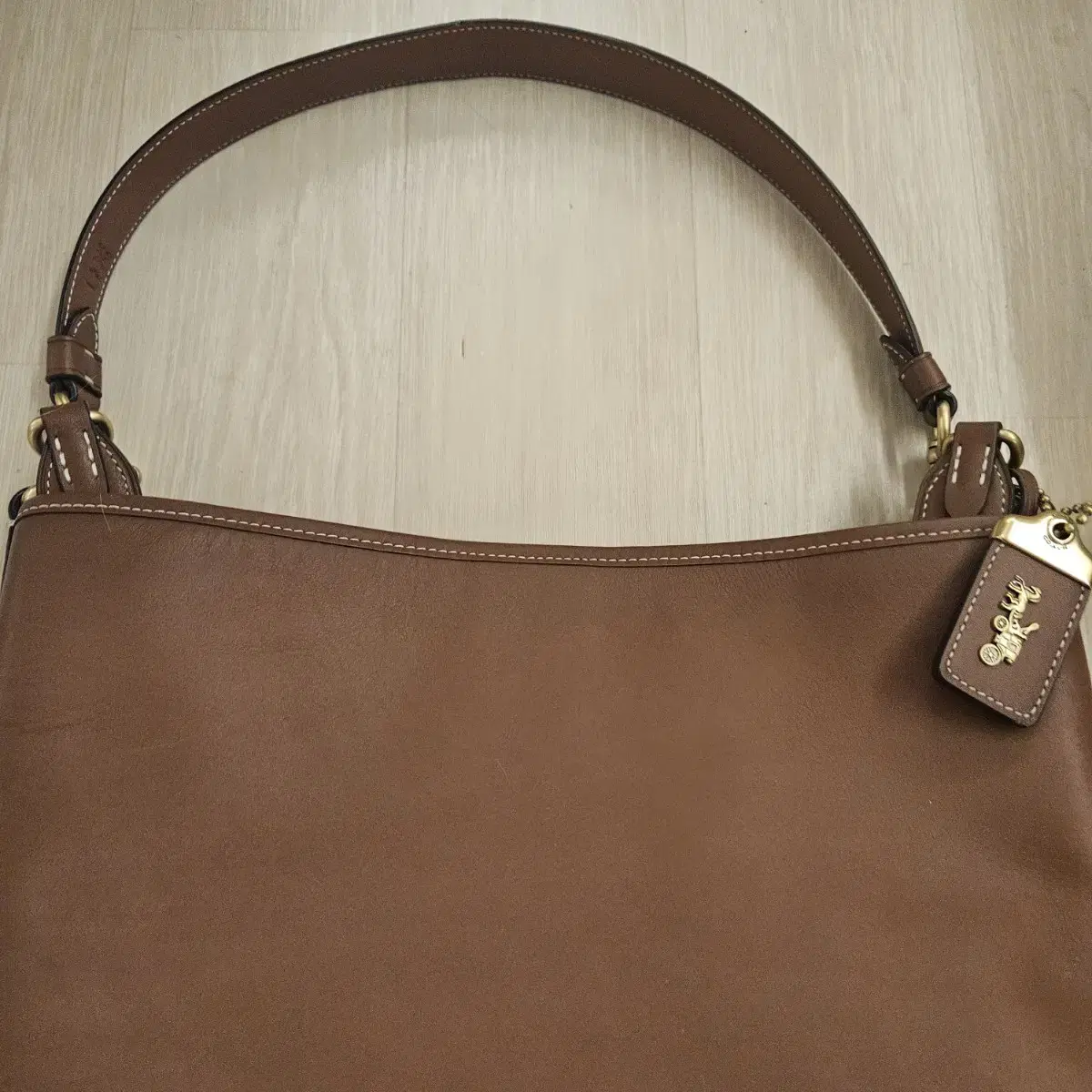 코치 다코타 새들브라운 백 coach Dakota saddle brown