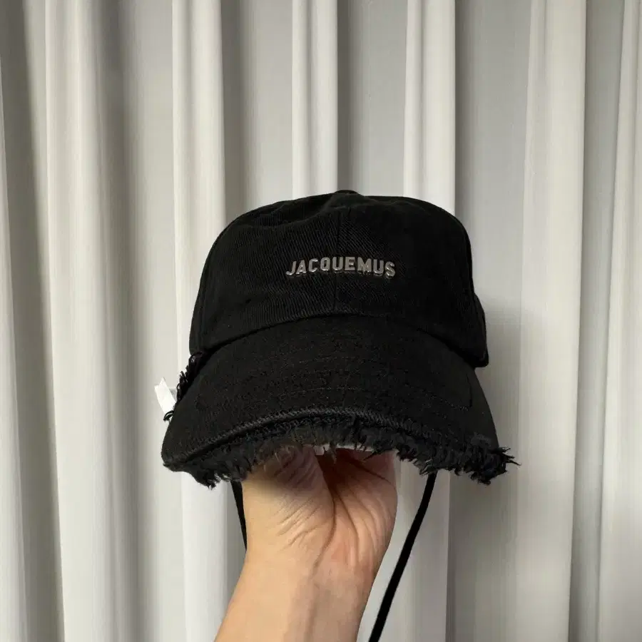 자크뮈스 JACQUEMUS 아티초크 블랙 프린지 볼캡