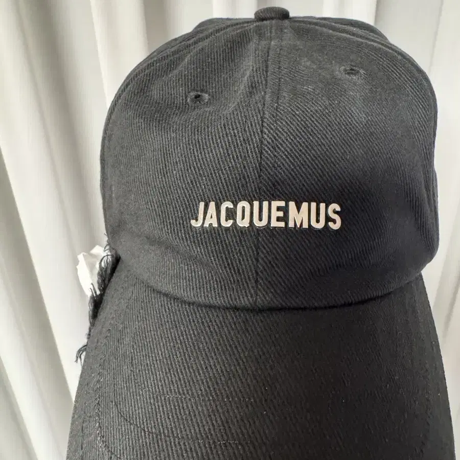 자크뮈스 JACQUEMUS 아티초크 블랙 프린지 볼캡