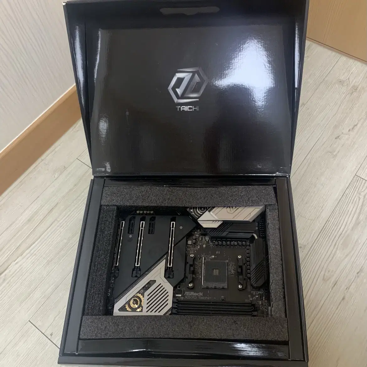 Asrock X570 Taichi 타이치