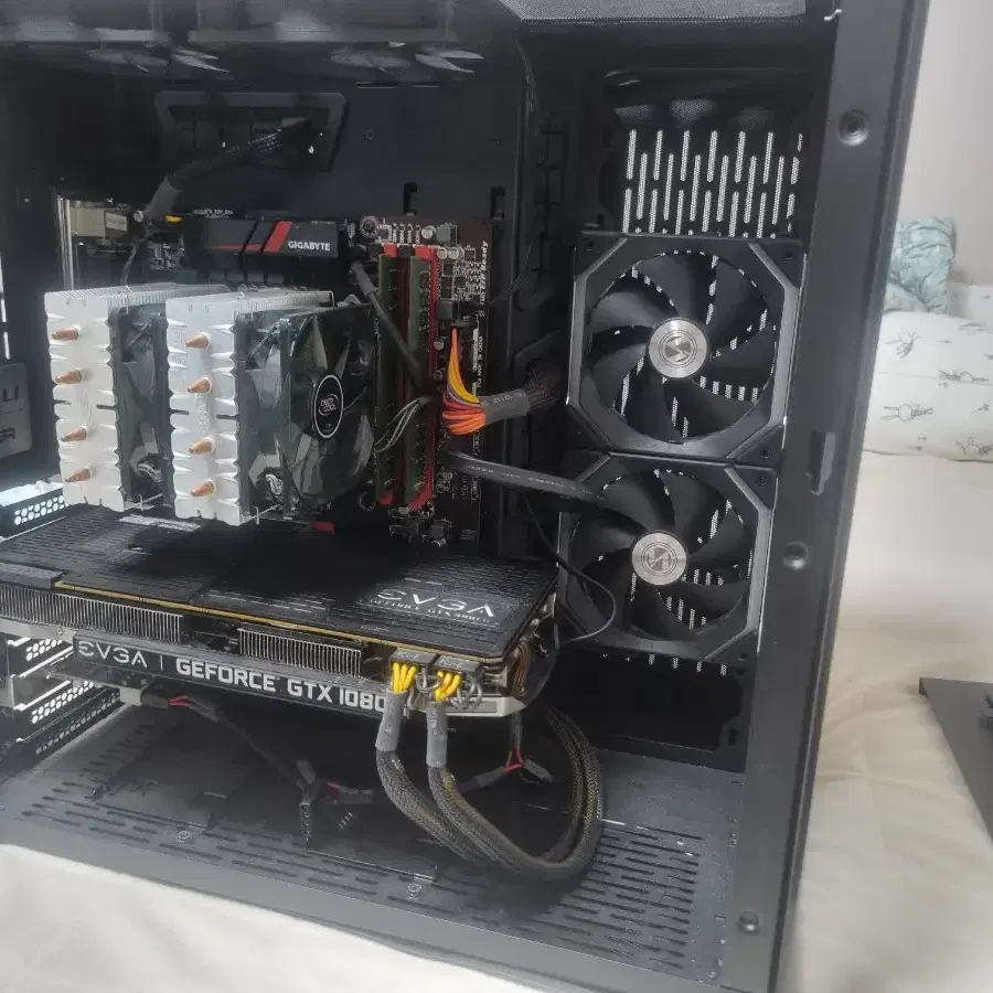 7700k + evga 1080ti ftw3 컴퓨터 본체 팝니다