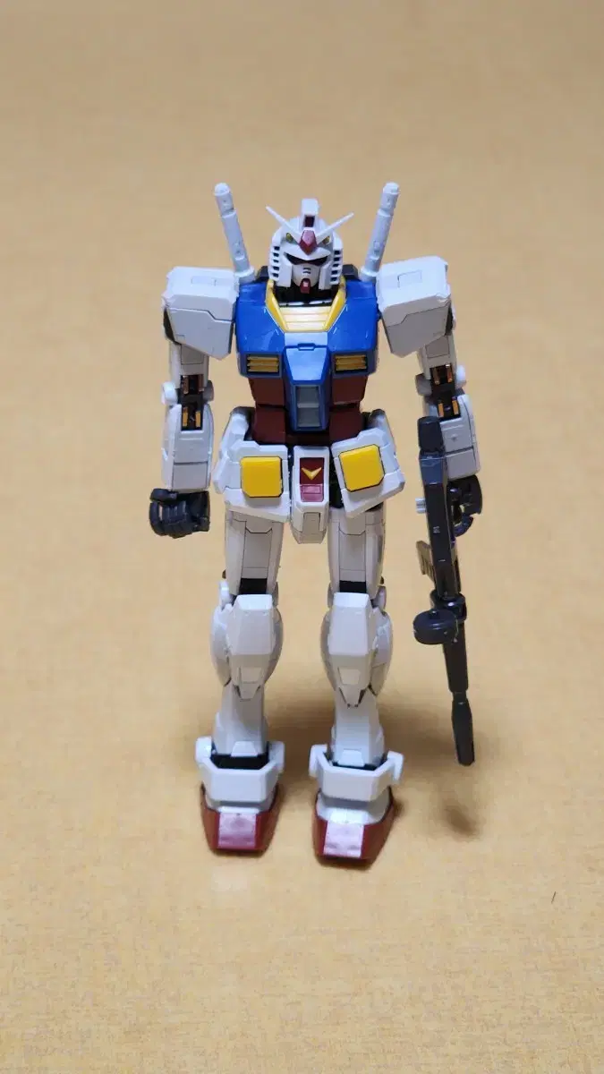 건담 [반다이 RG 퍼스트 건담 RX-78-2]