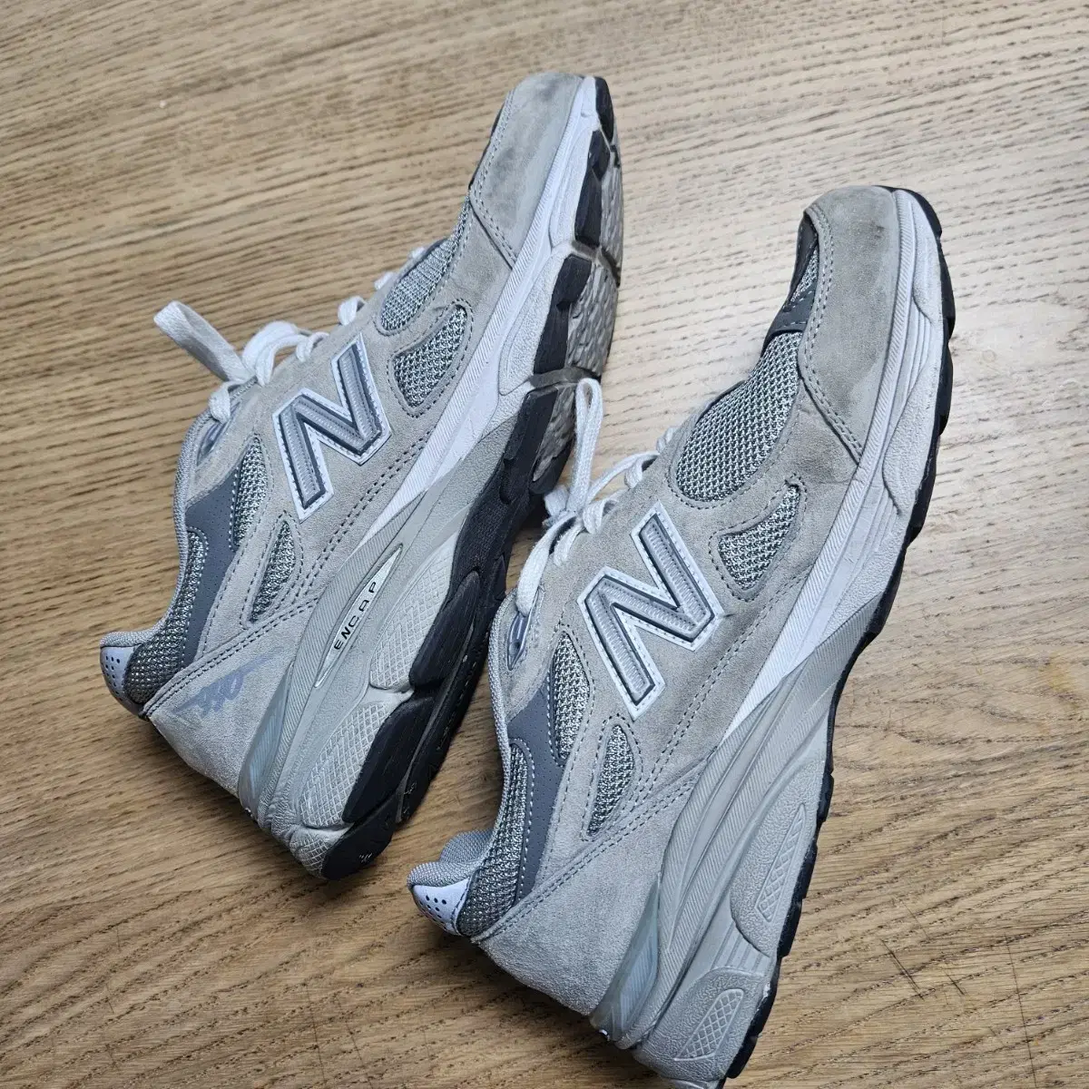 뉴발란스 990 v3