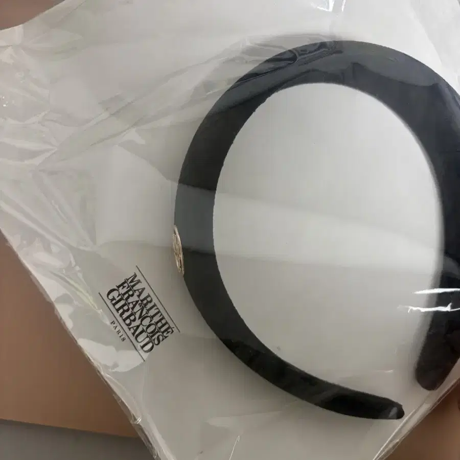 새상품 마리떼 헤어밴드 CIRCLE LOGO SATIN HAIR BAND