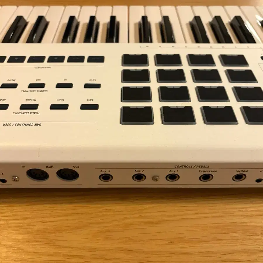 아투리아키랩 Arturia keylab  61 mk2 화이트