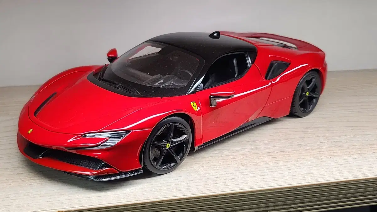 1:18 Burago Ferrari SF90 Stradale diecast for sale