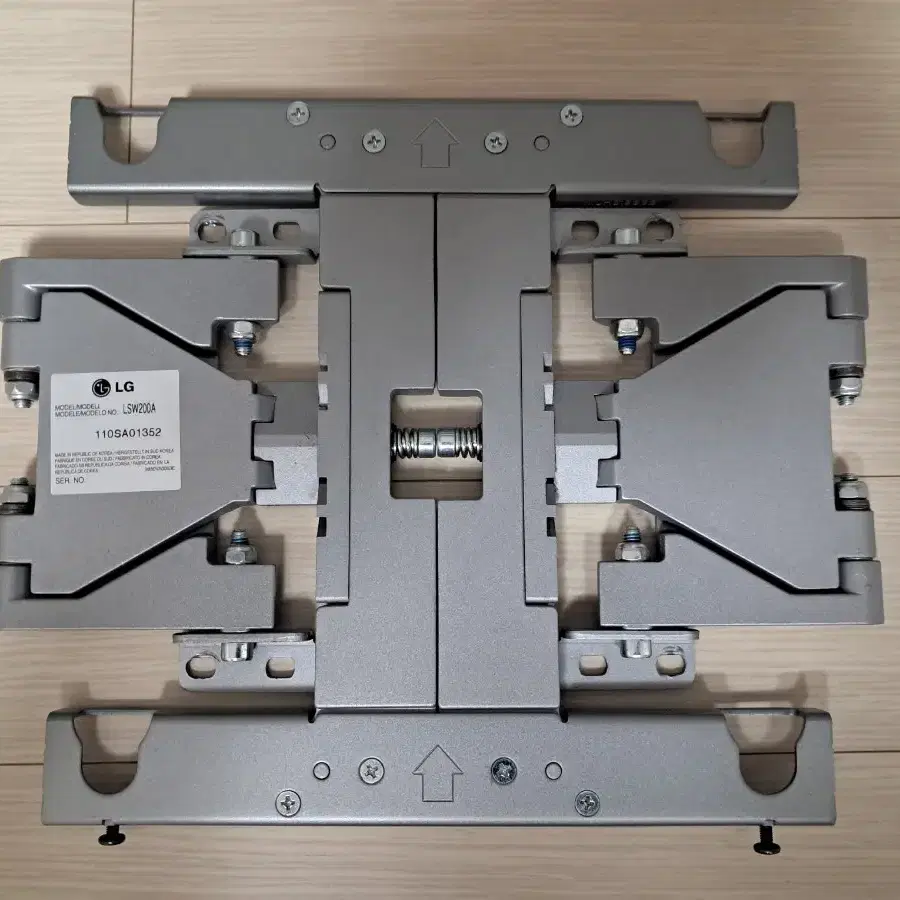 LG전자 TV 순정 브라켓(LSW200A) 분양합니다.