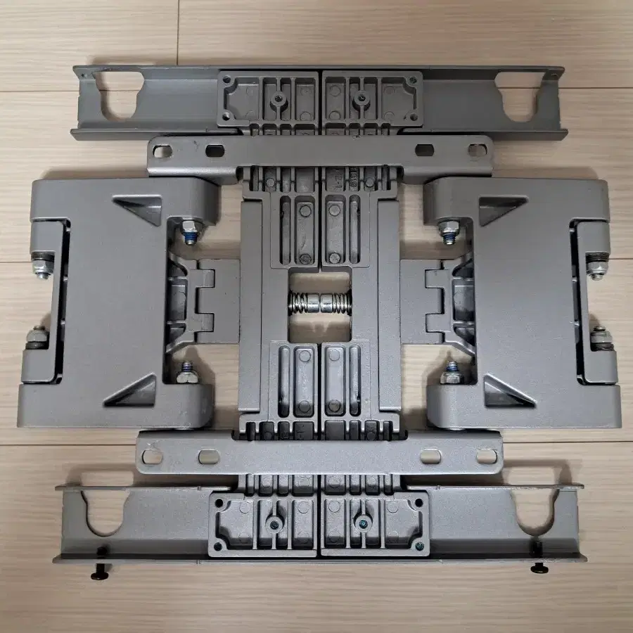 LG전자 TV 순정 브라켓(LSW200A) 분양합니다.