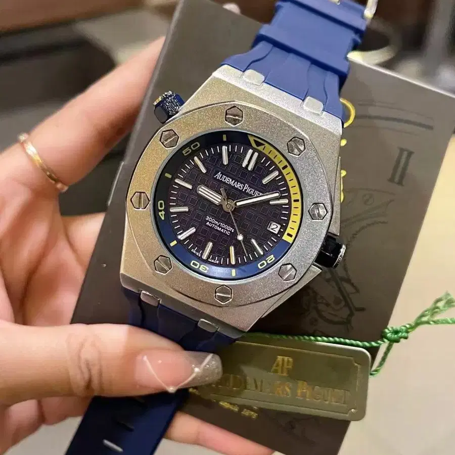 Audemars Piguet오데마스 피그 오프쇼어 남성용 손목시계입니다