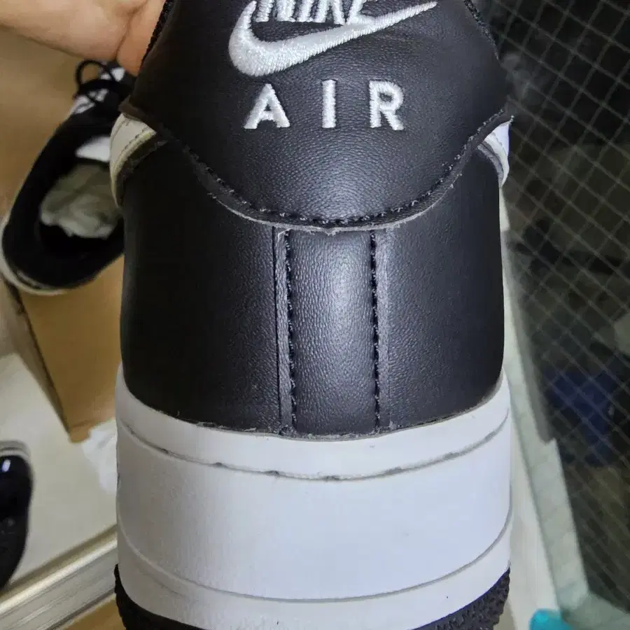 나이키 Nike Air Force 1 '07 Black White