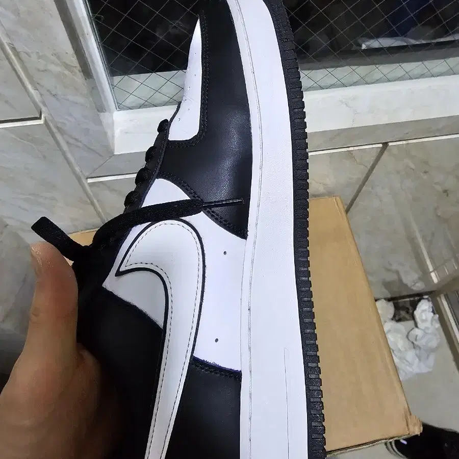 나이키 Nike Air Force 1 '07 Black White