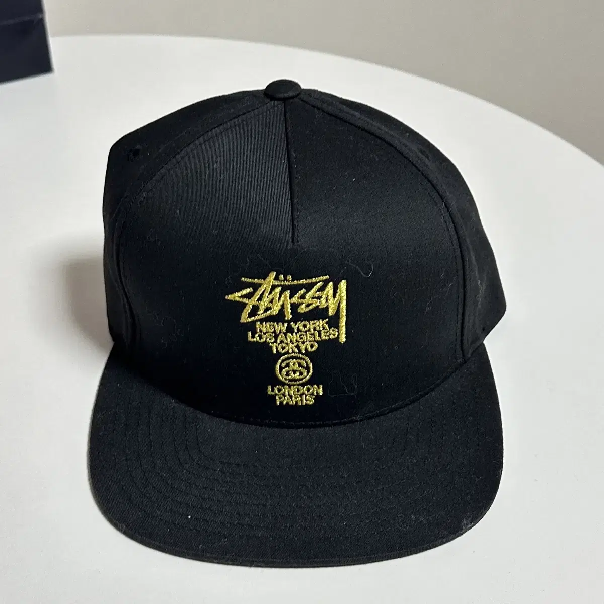 [스투시] 월드투어 스냅백 STUSSY LUX STRAPBACK CAP