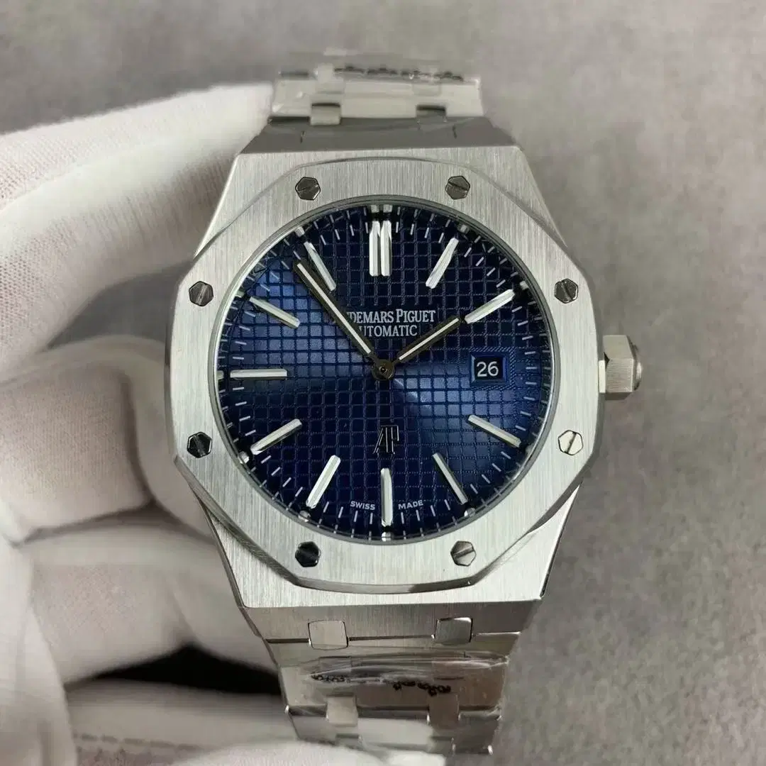 Audemars Piguet로얄 오크 오프쇼어 남성 시계