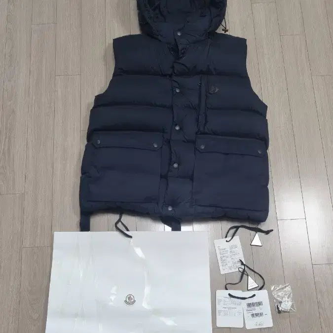 몽클레어 MARCHAND GILET (TG5)