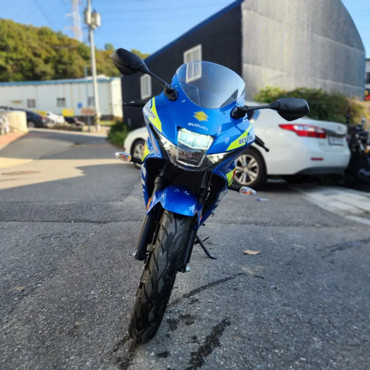 연말특가/gsxr125 24년형 3천키로 신차급,깔끔한외관