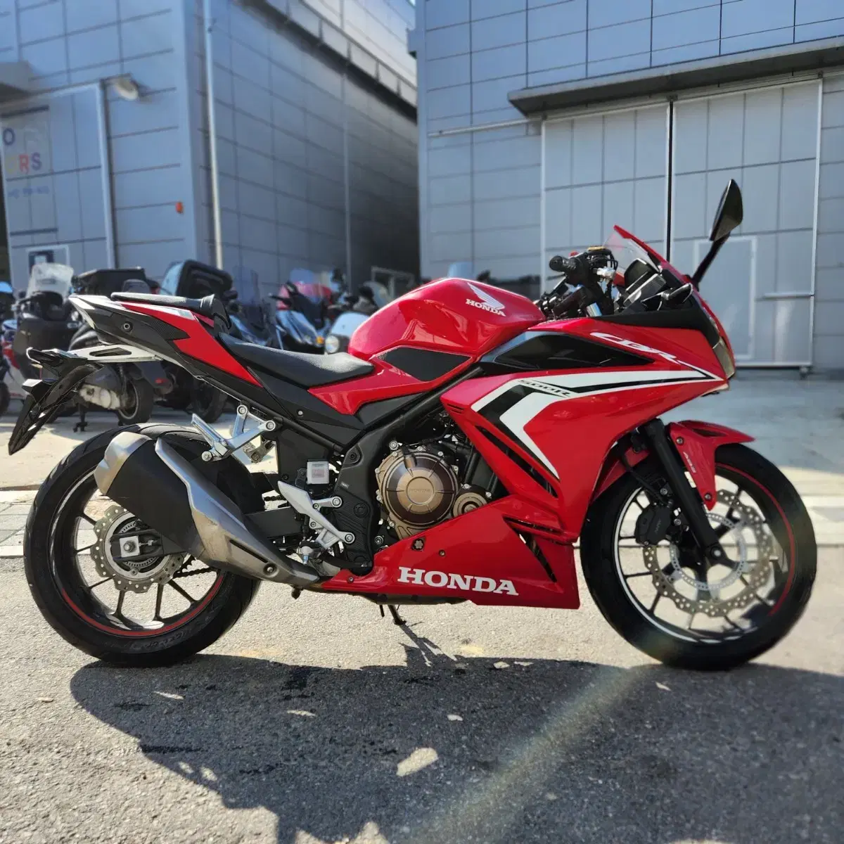 연말특가/cbr500r 21년식 1만8천키로 깔끔한외관,깔금한셋팅