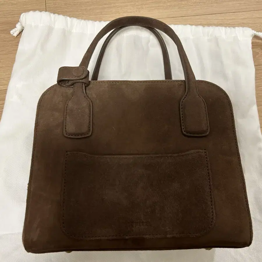 드메리엘  Cayley Boston Bag 케일리보스턴스웨이드백 브라운