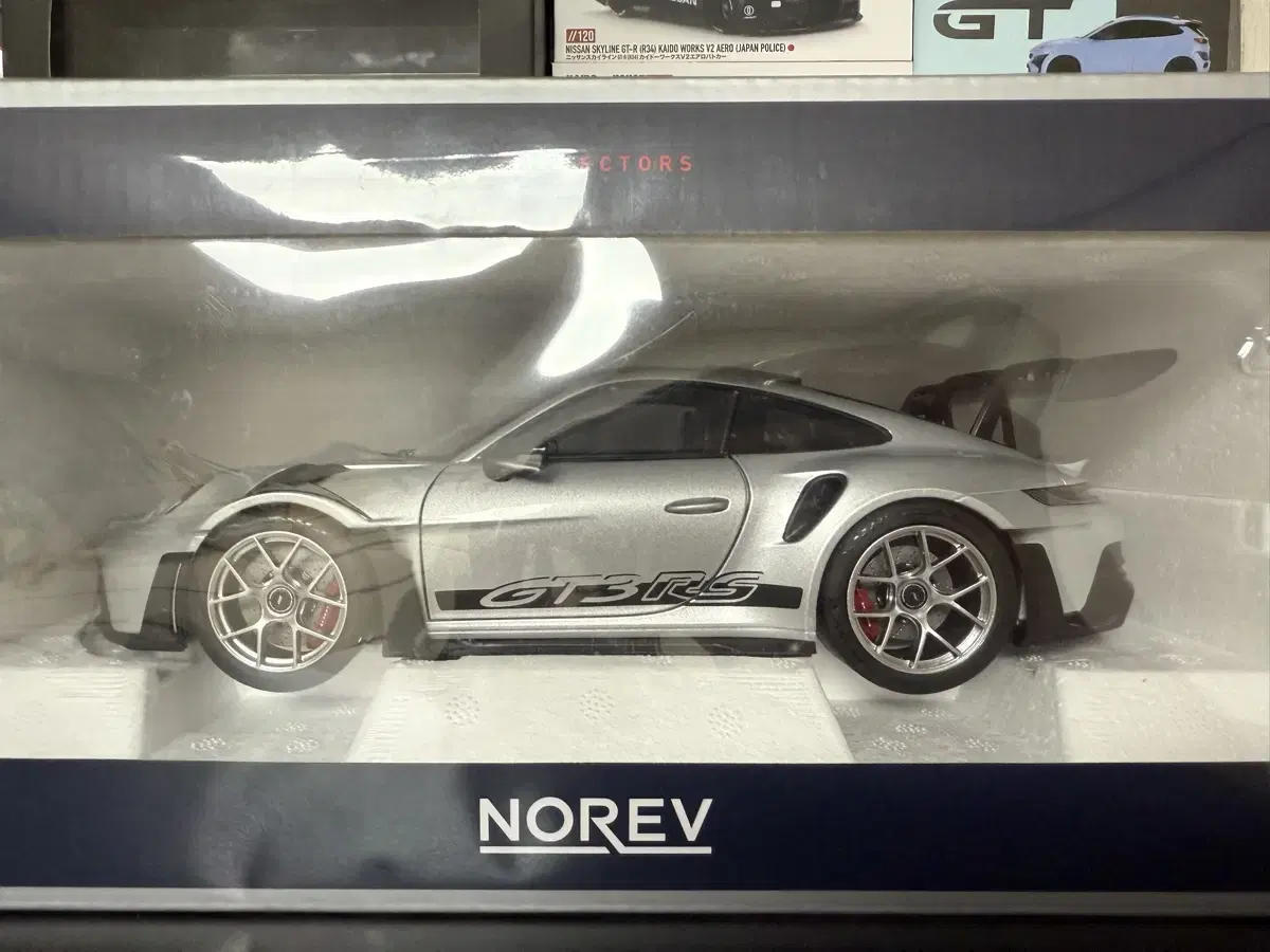 1:18 노레브 포르쉐 911 GT3 RS 판매합니다