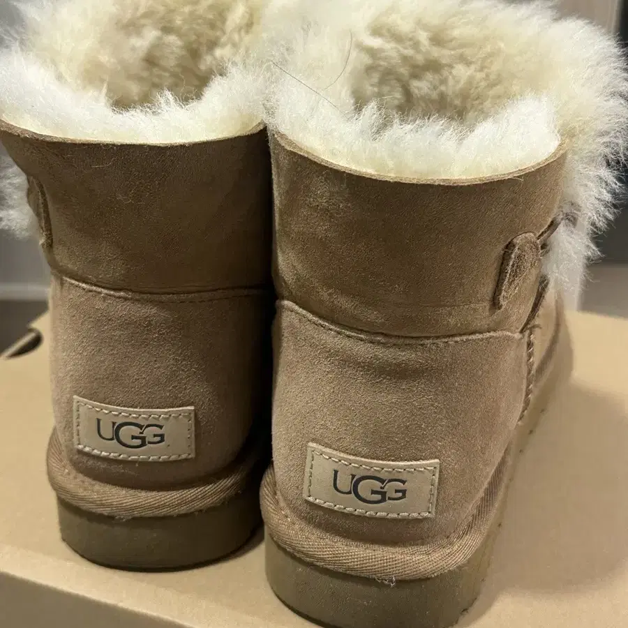 어그 UGG 미니 베일리 버튼2 부츠 체스트넛 250(us8)