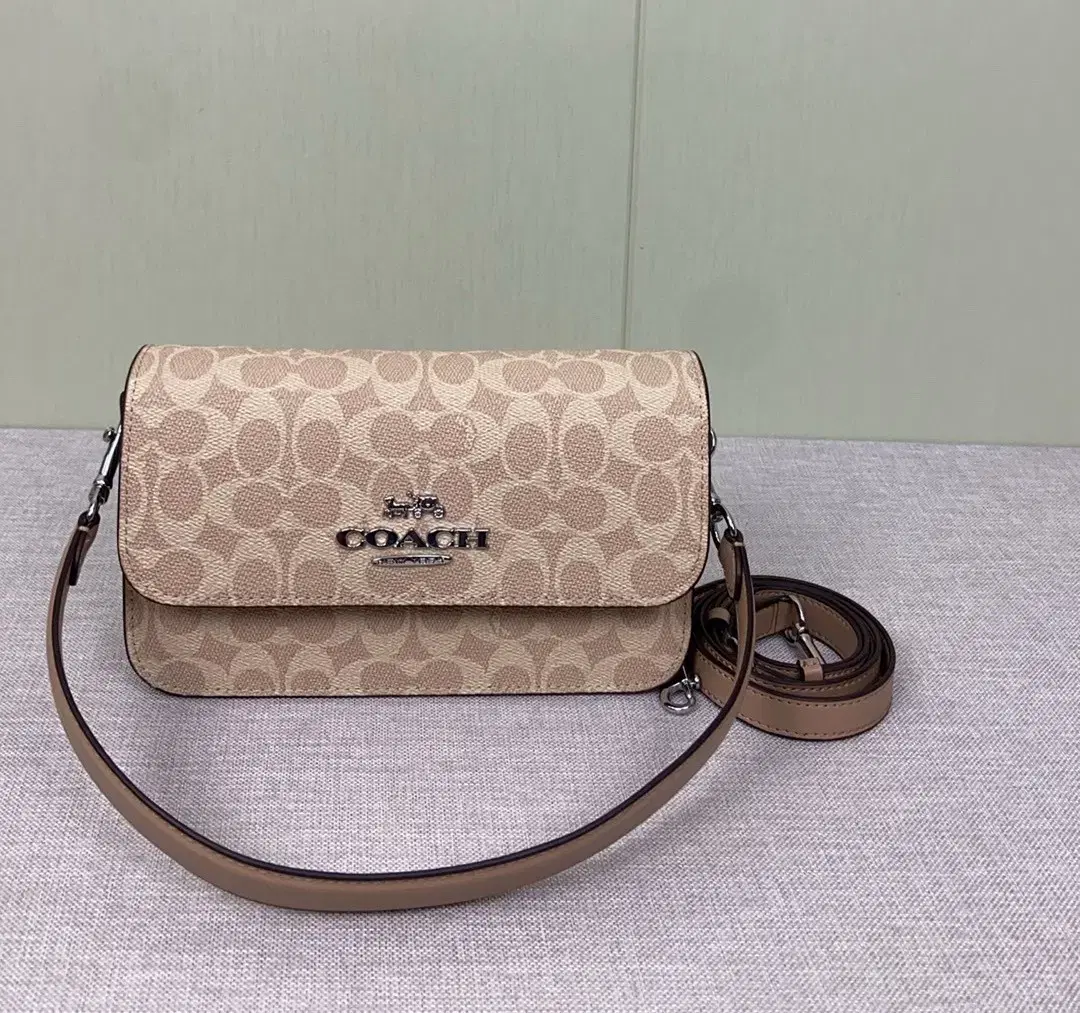 코치 COACH CX798 12월 신상 Brynn  숄더크로스백