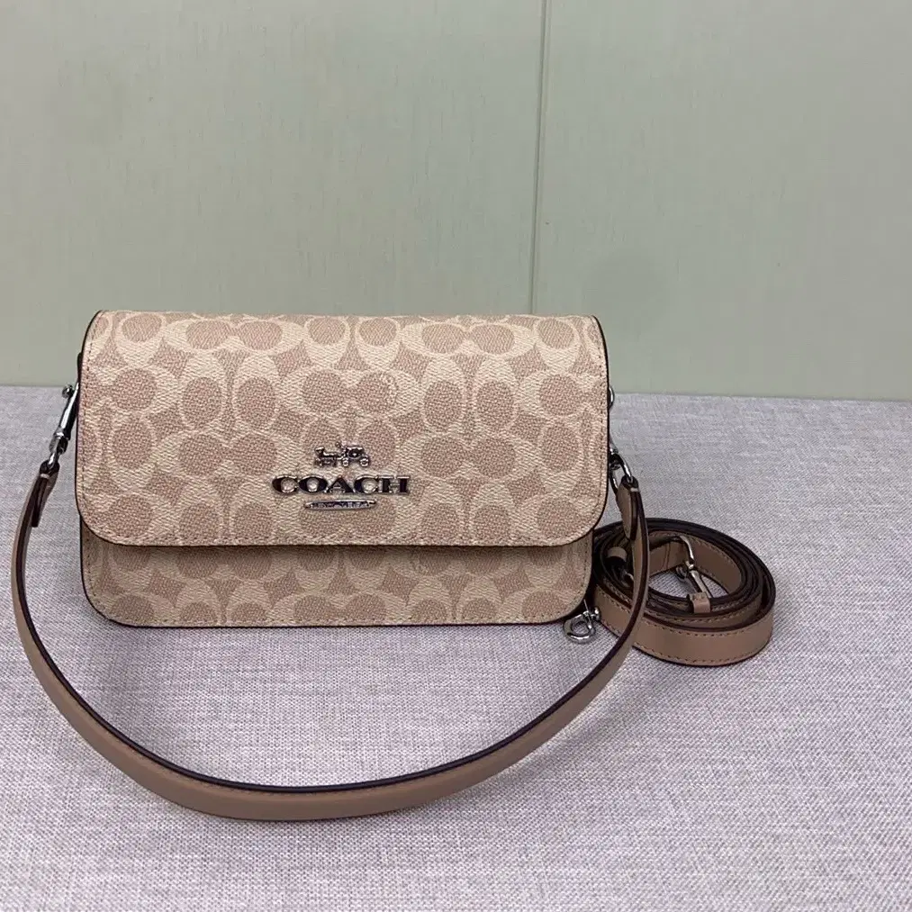 코치 COACH CX798 12월 신상 Brynn  숄더크로스백