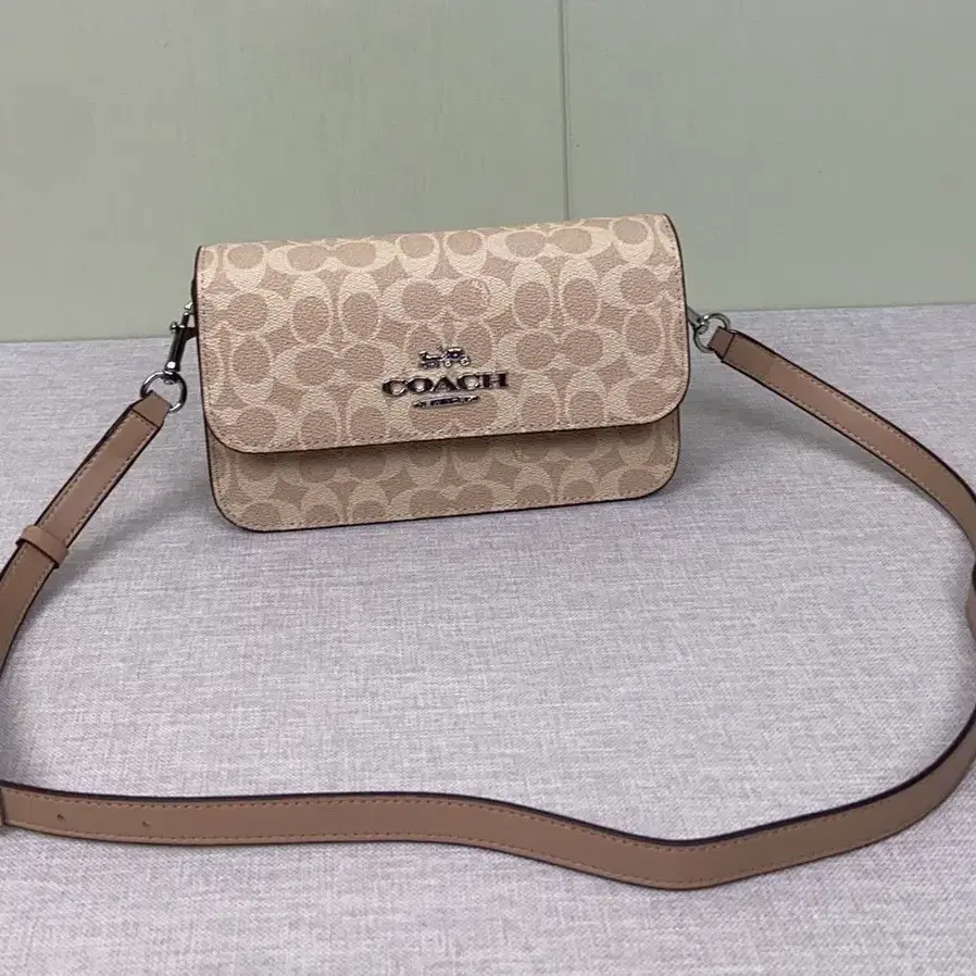 코치 COACH CX798 12월 신상 Brynn  숄더크로스백