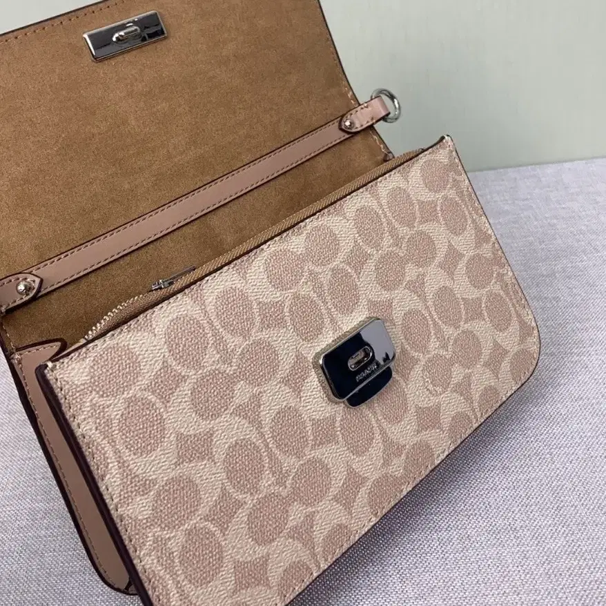 코치 COACH CX798 12월 신상 Brynn  숄더크로스백