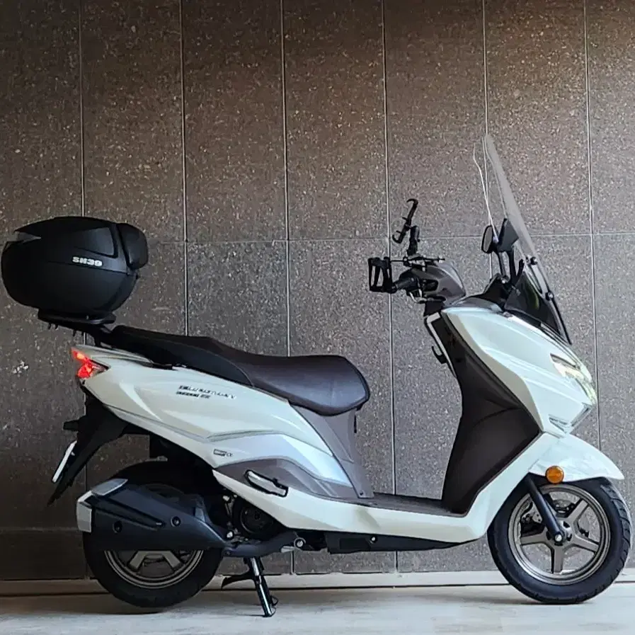 24년식 버그만125 스트리트 EX 풀옵션 300km 실키로수주행거리