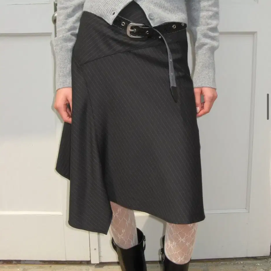 썬번프로젝트 스커트 Asymmetric midi skirt