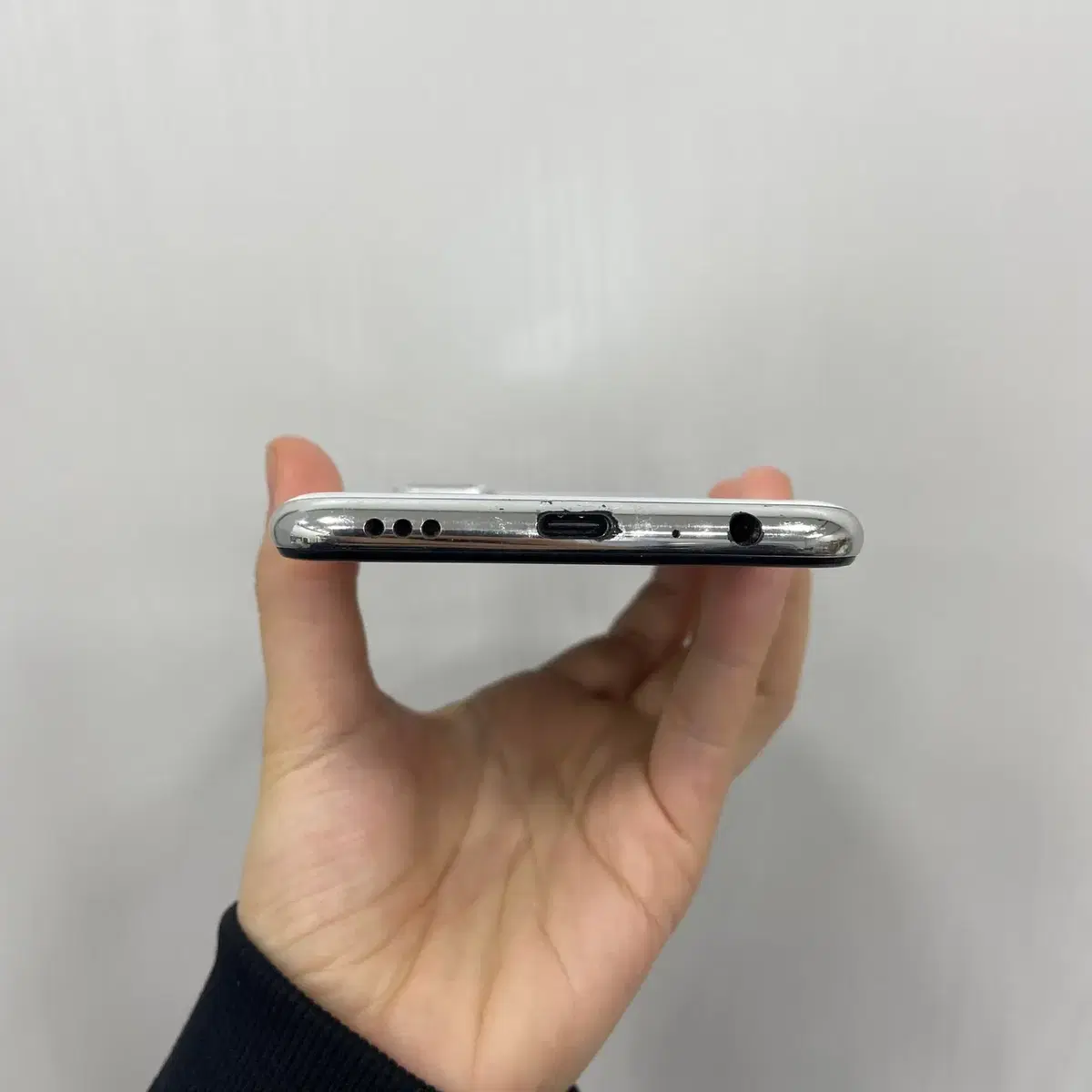 Q520 화이트 64GB 부산 중고폰 팝니다 54702