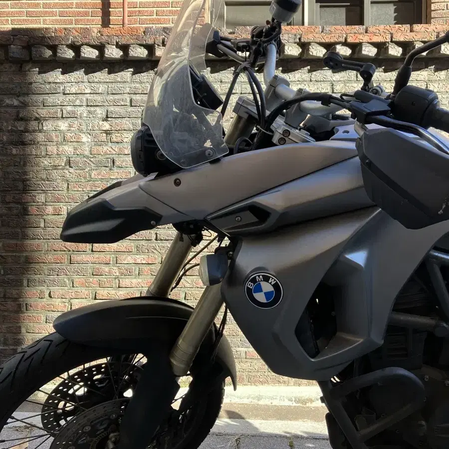 Bmw f800gs 입니다.