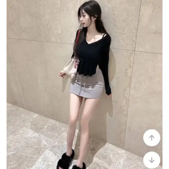 순느 *블랙*레니 헐랭 V넥 루즈핏 굴림티