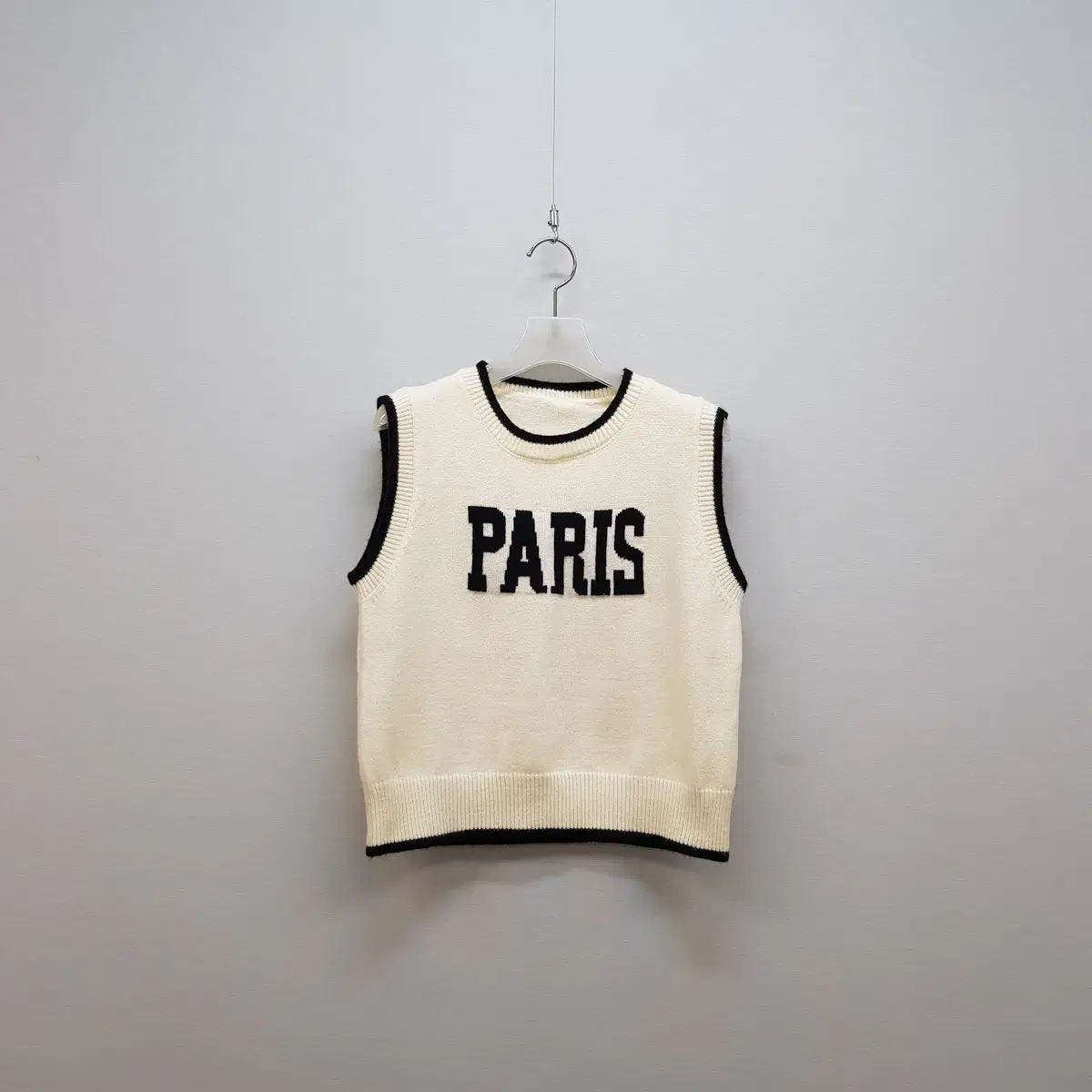 PARIS 배색 니트 VEST S사이즈