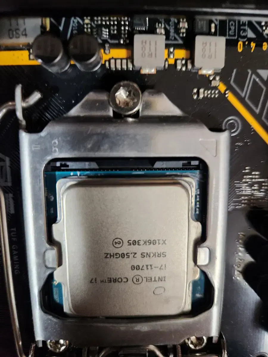 CPU I7 11700 보드 B560M-PLUS 메모리 지스킬 16G