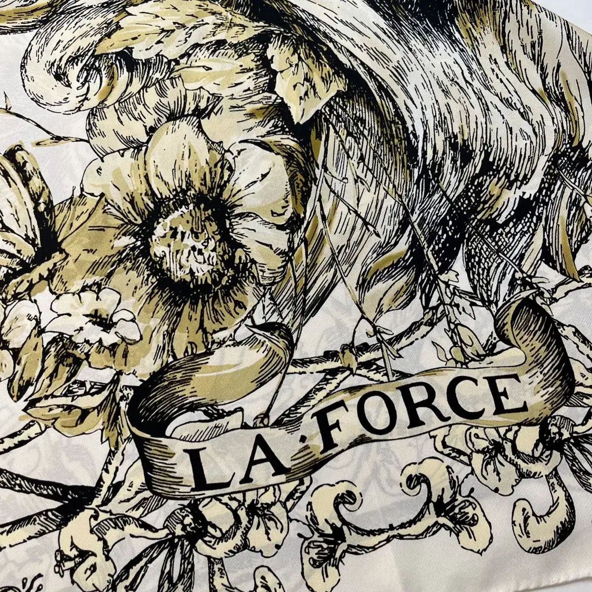 (새제품) 디올 스카프_La Force Tarot 90