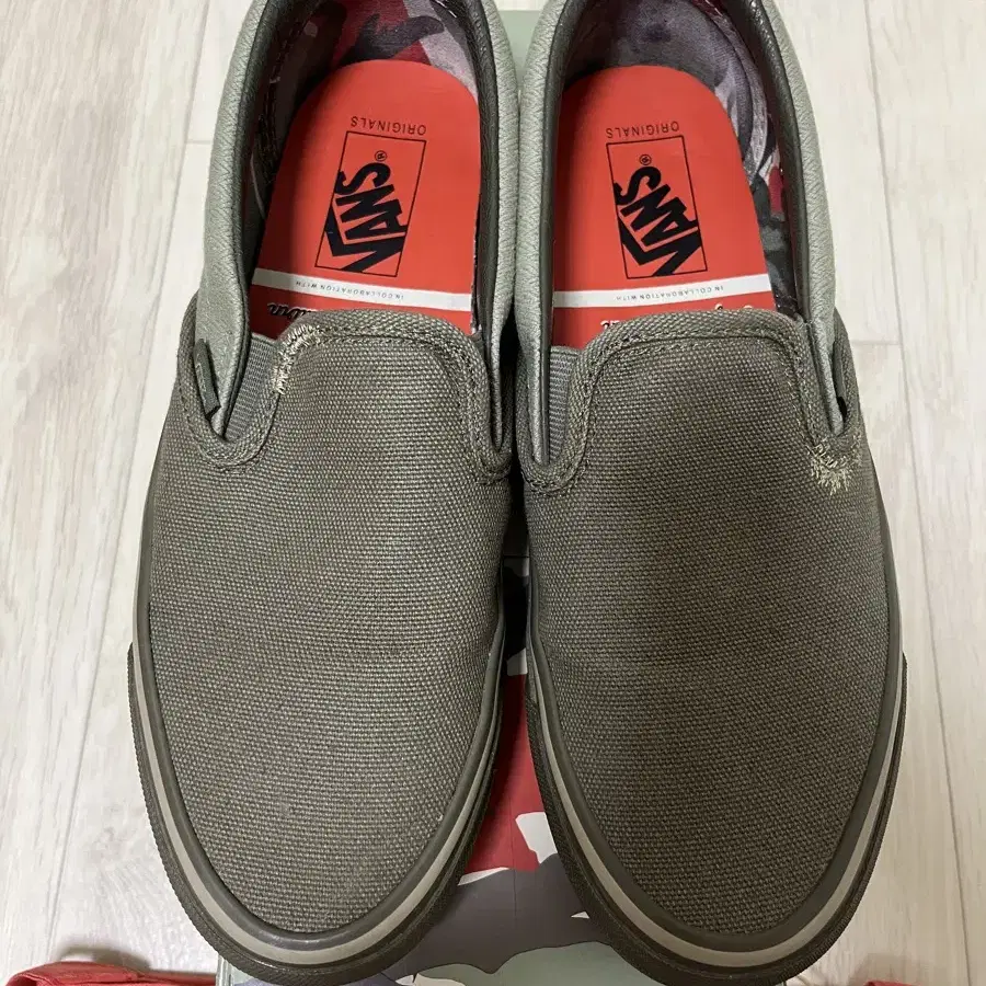 반스볼트 X 나이젤카본 Slip-On LX Army US8.5 265