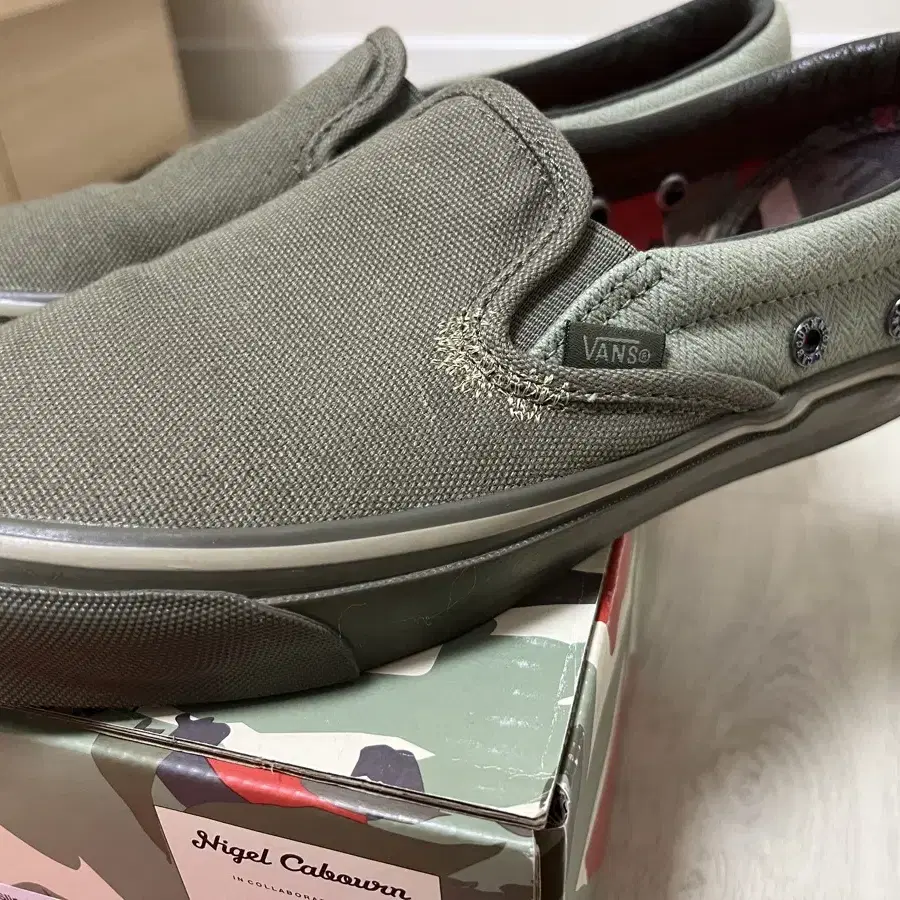 반스볼트 X 나이젤카본 Slip-On LX Army US8.5 265