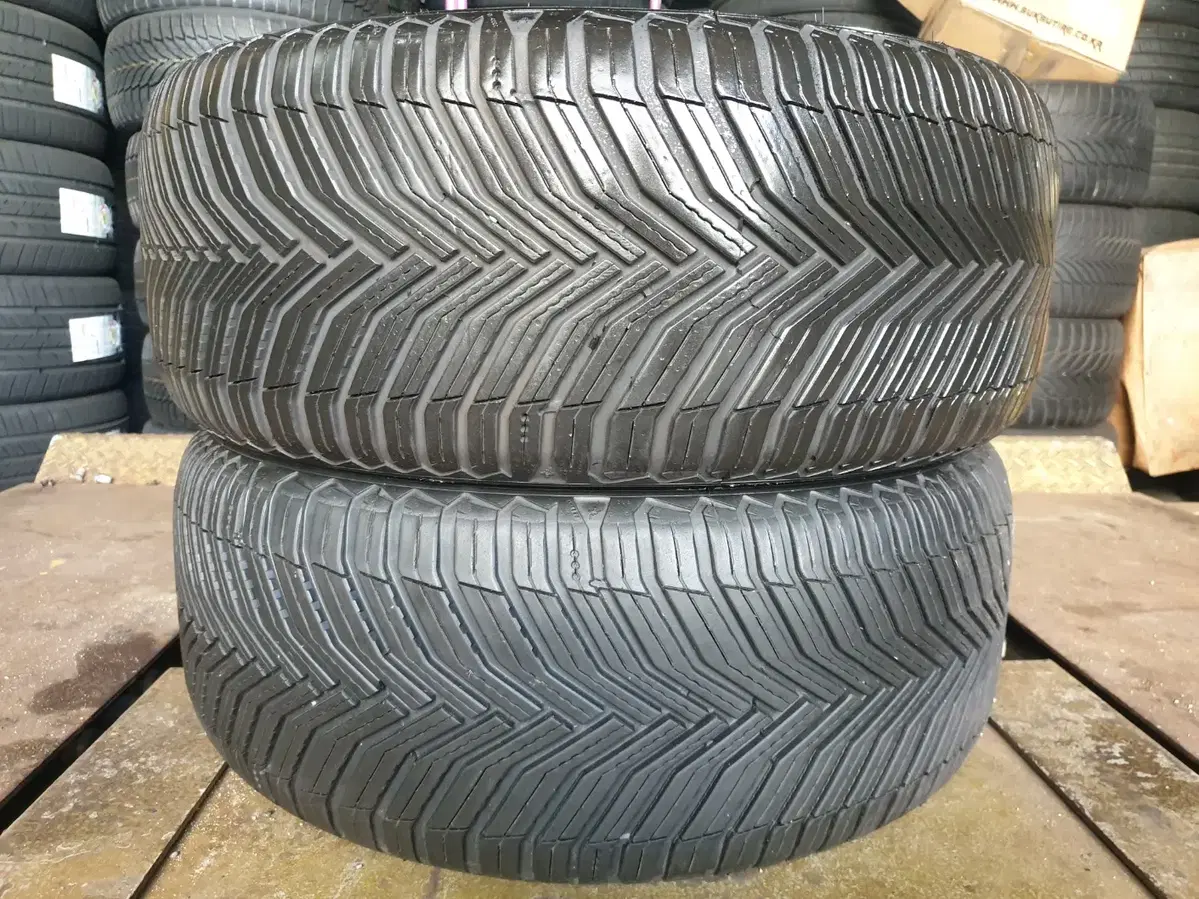 중고타이어 미쉐린 크로스클라이밋2 245/45R18 100Y 2개 세트