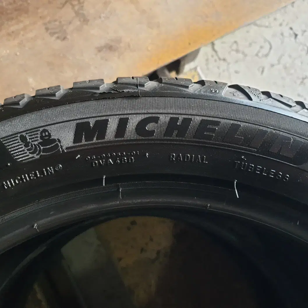 중고타이어 미쉐린 크로스클라이밋2 245/45R18 100Y 2개 세트