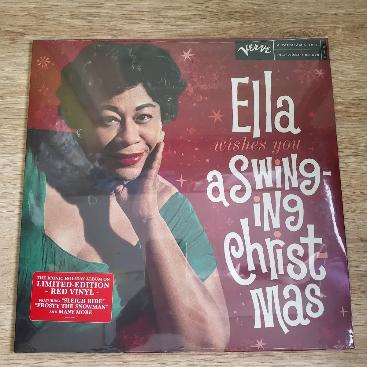 Ella Wishes You A Swinging Christmas lp