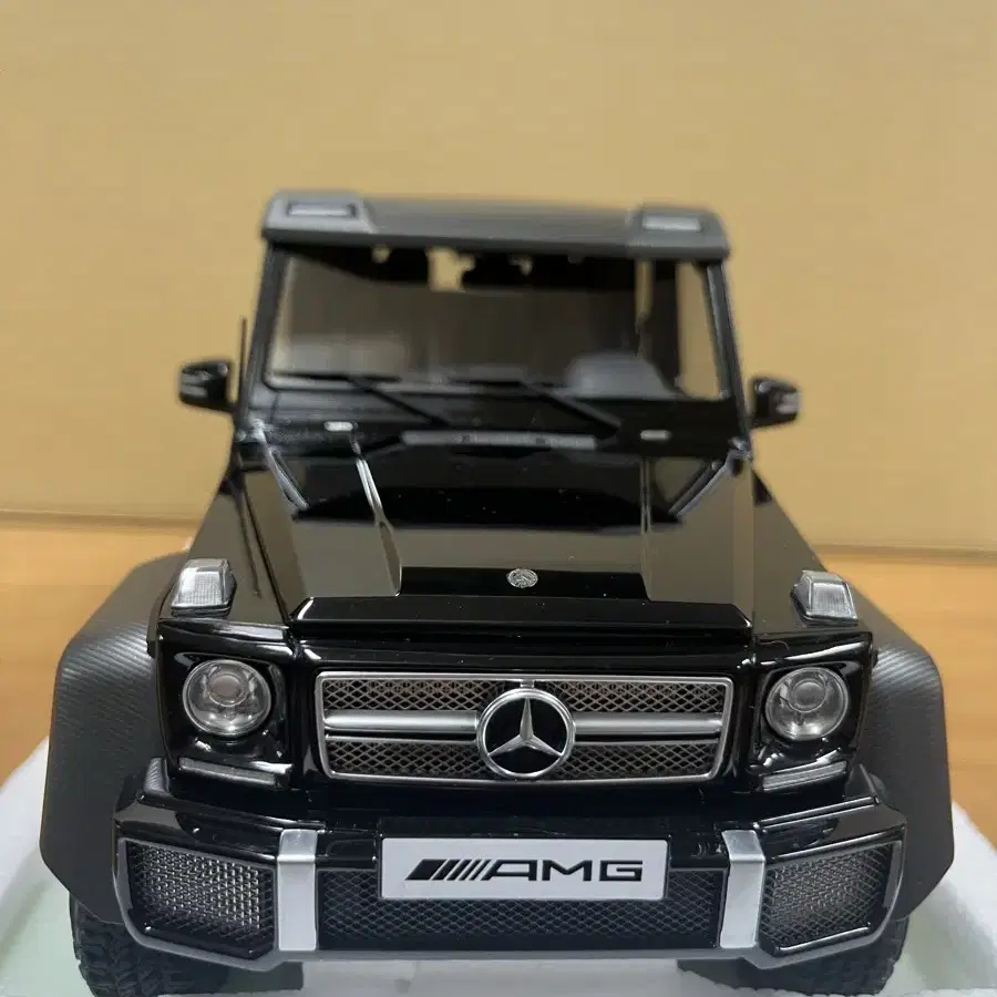 오토아트 벤츠 G63 AMG 6X6 블랙 판매합니다