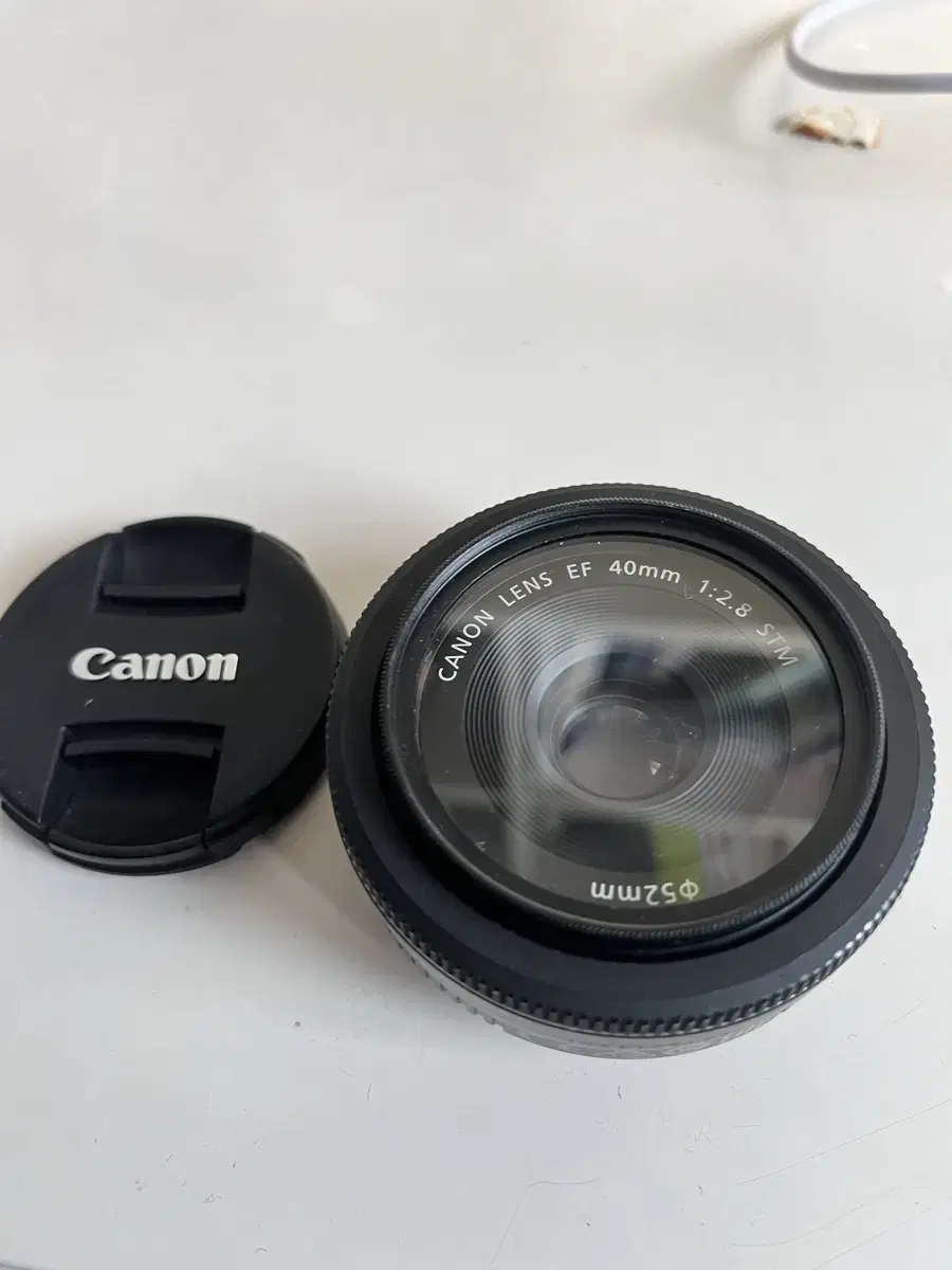 캐논 ef 40mm 단렌즈입니다