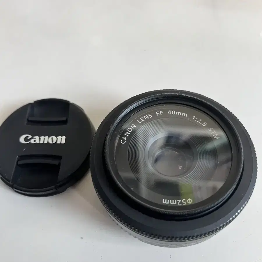 캐논 ef 40mm 단렌즈입니다