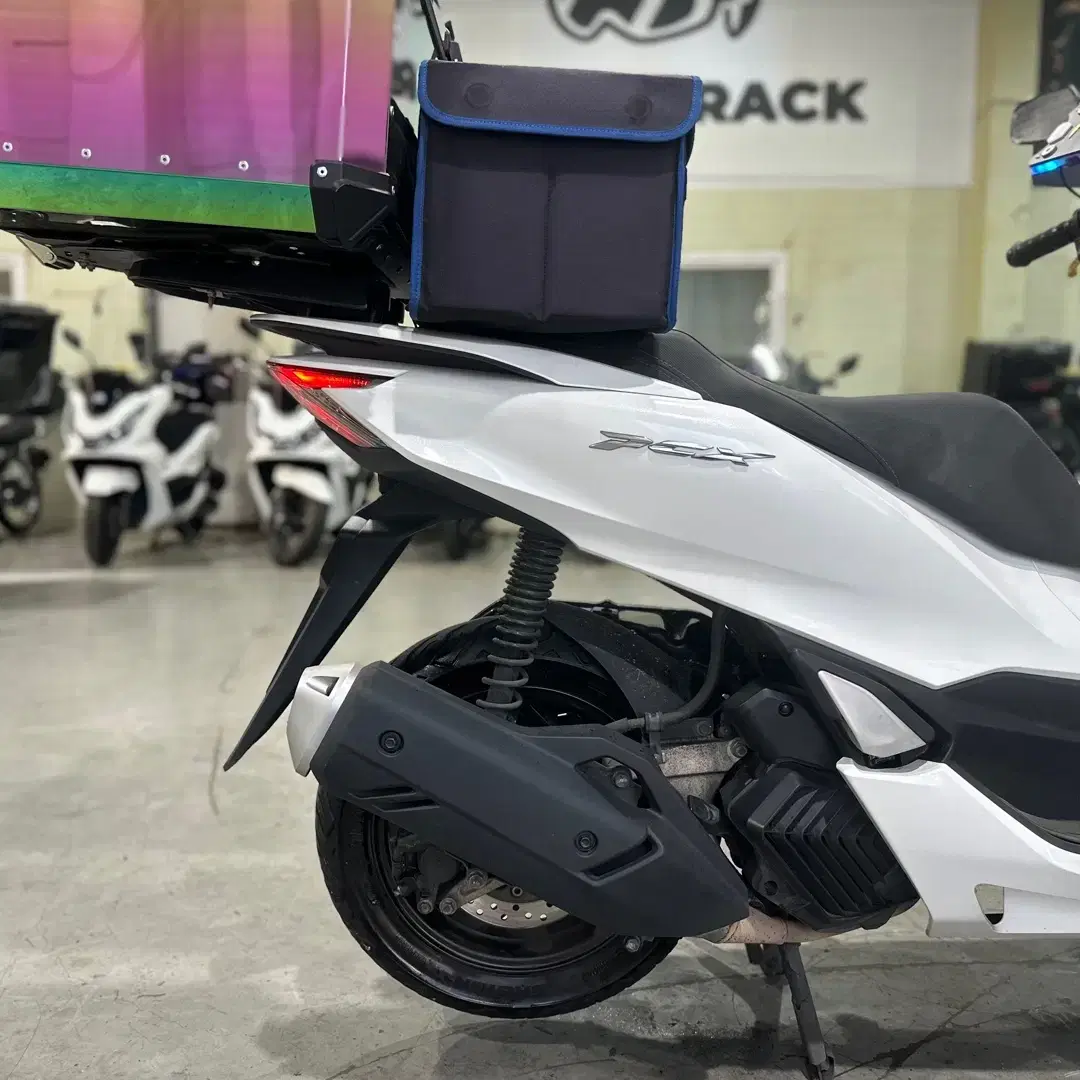 혼다 PCX125ABS 22년 1.6만 완무 풀옵션 차량상태 S급판매