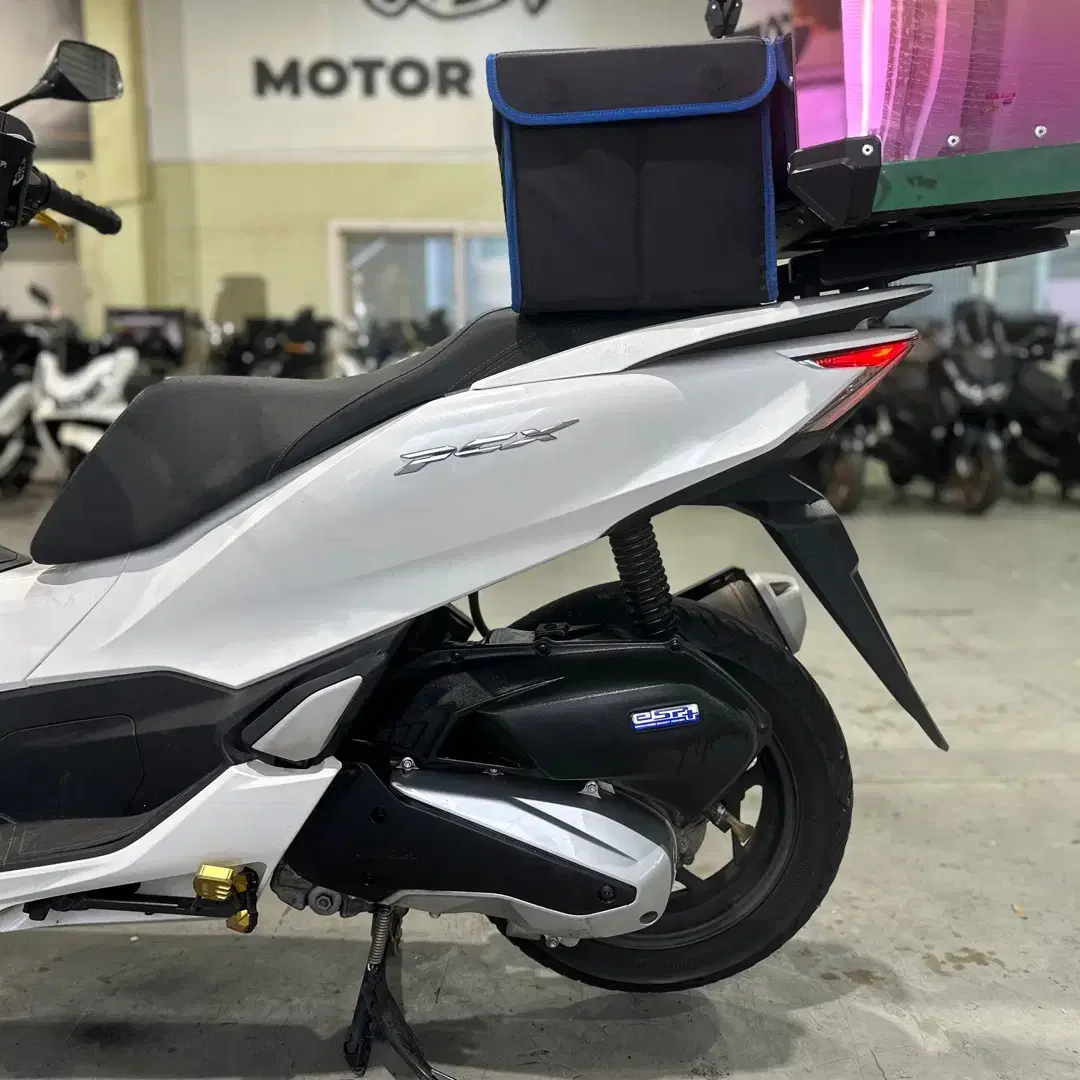 혼다 PCX125ABS 22년 1.6만 완무 풀옵션 차량상태 S급판매