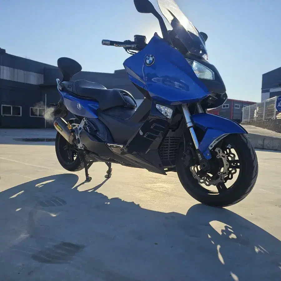 BMW c600s 13년식 7만키로 260만원 블랙도색중