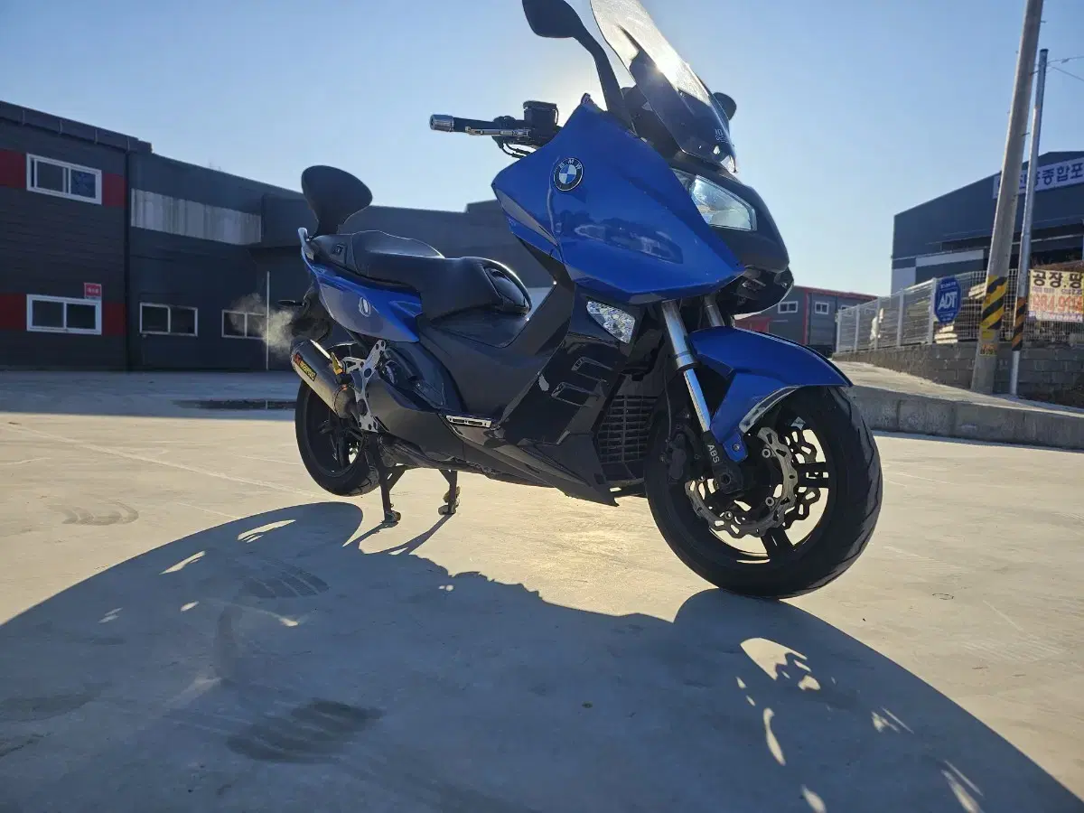 BMW c600s 13년식 7만키로 260만원 블랙도색중