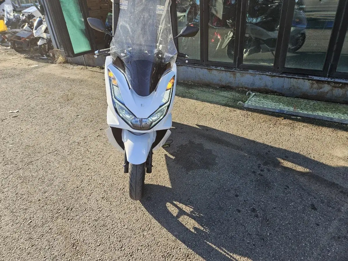 pcx125 abs 22년식  23300키로 정리합니다